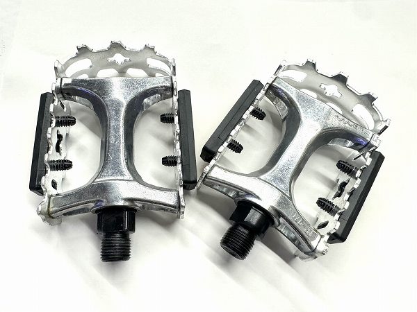 フラットペダル シルバー