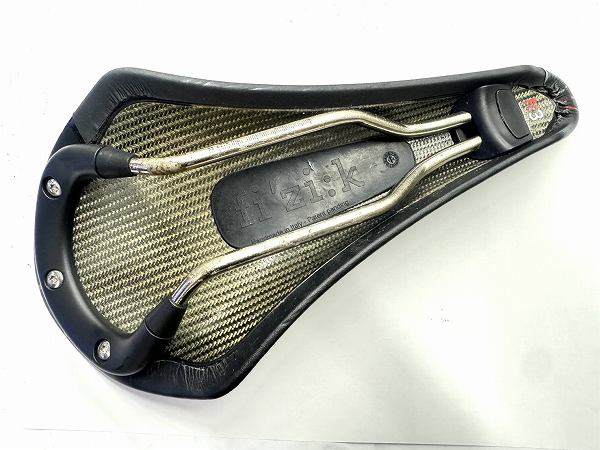 サドル VOLTA R3 ブラック