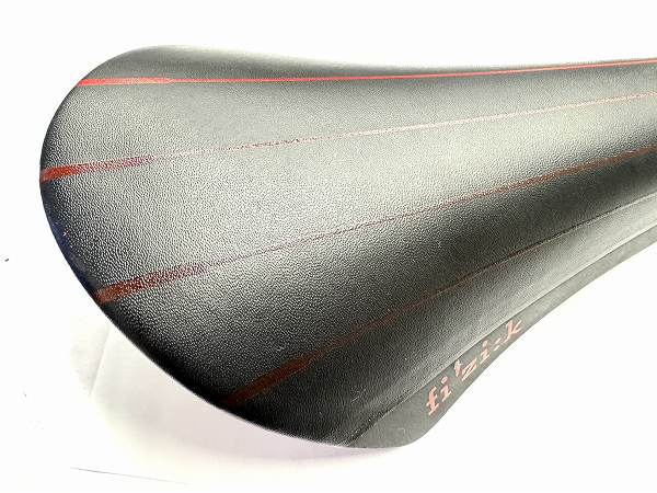 サドル VOLTA R3 ブラック