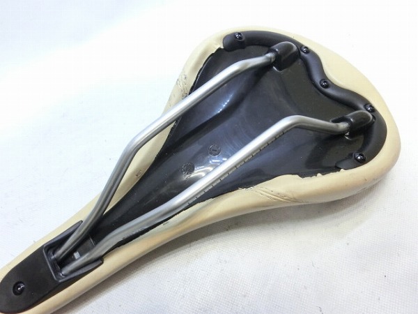 サドル アキレス ベージュ　クロモリレール