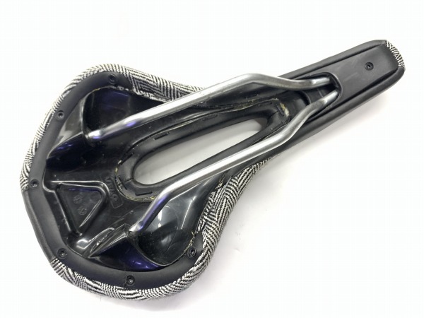 サドル GEL FIT CR-MO