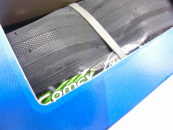 タイヤ COMFY 700×32C