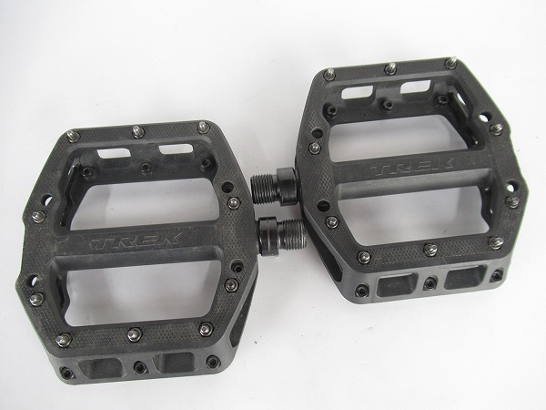 フラットペダル　LINE elite　ブラック　※微ガタ