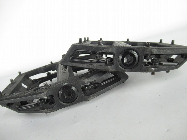 フラットペダル　LINE elite　ブラック　※微ガタ