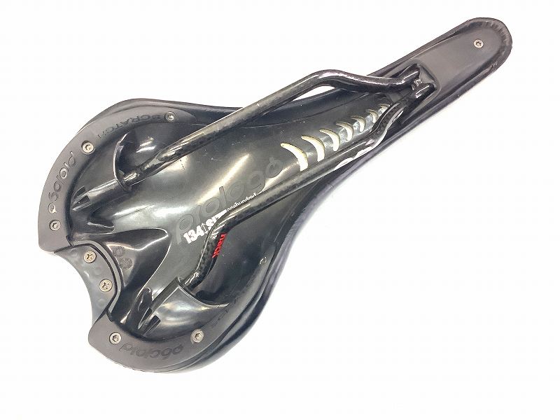 サドル　Scratch Pro Nack 134