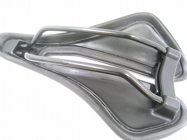 サドル スチールレール ブラック