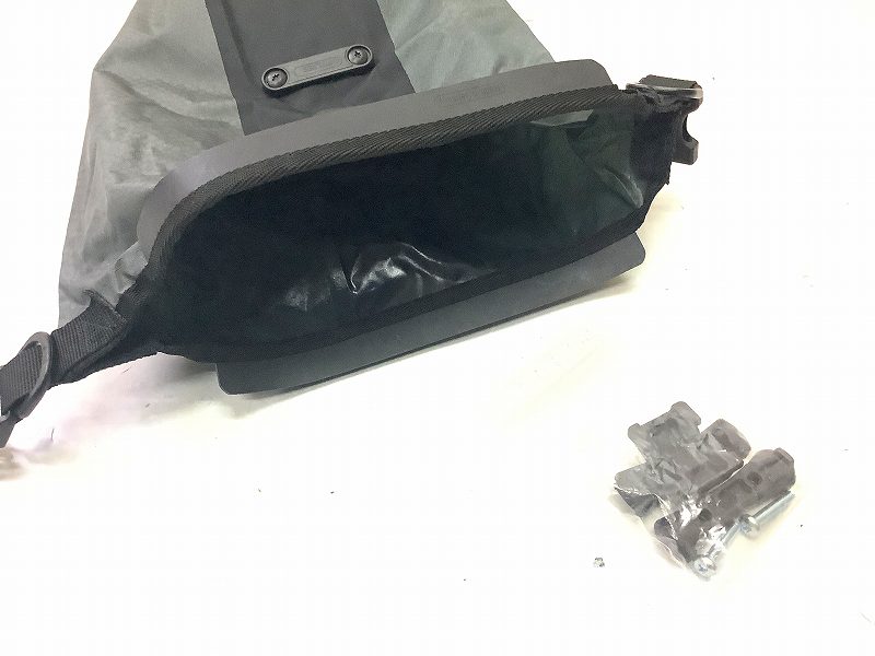 サドルバッグ WATERPROOF ブラック 