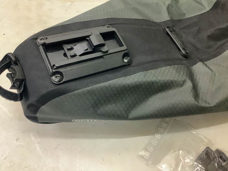 サドルバッグ WATERPROOF ブラック 