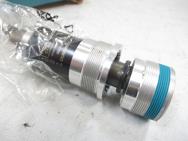 ボトムブラケット BB-UN300 JIS 68/123mm