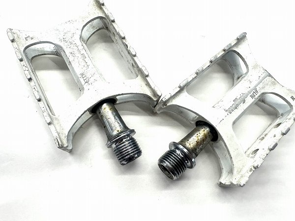 フラットペダル R119 ホワイト