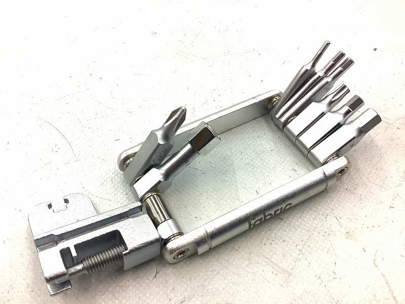 携帯工具 16IN1
