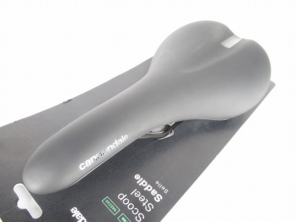 サドル　Scoop steel saddle　RADIUS　ブラック　スチールレール