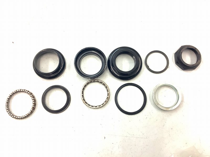 ヘッドパーツ ブラック 1インチ