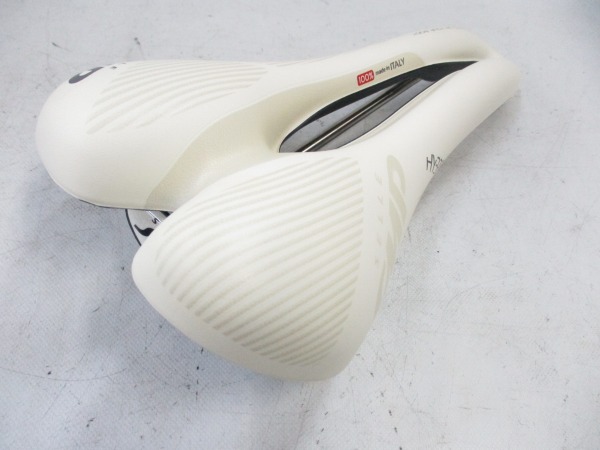 サドル HYBRID INOX TUBE
