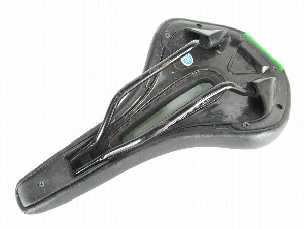 サドル　TOURING G100　ブラック/グリーン　※変形あり