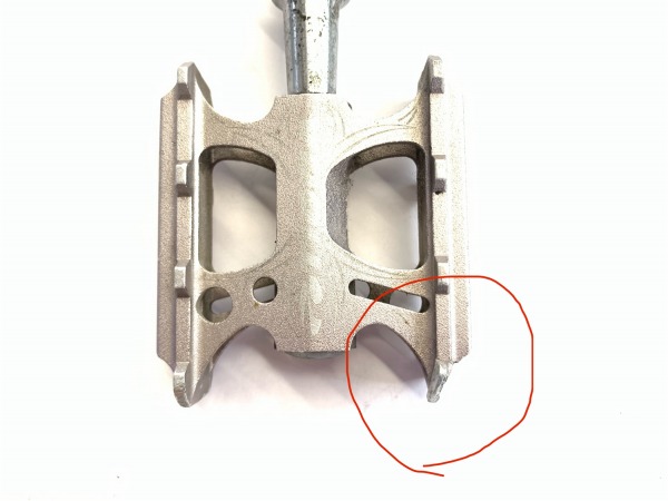 フラットペダル SureFoot COMP ※歪み箇所あり