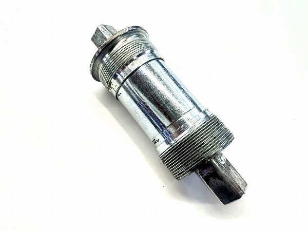 ボトムブラケット BB-7420 JIS/68mm 約111mm(実測） スクエア