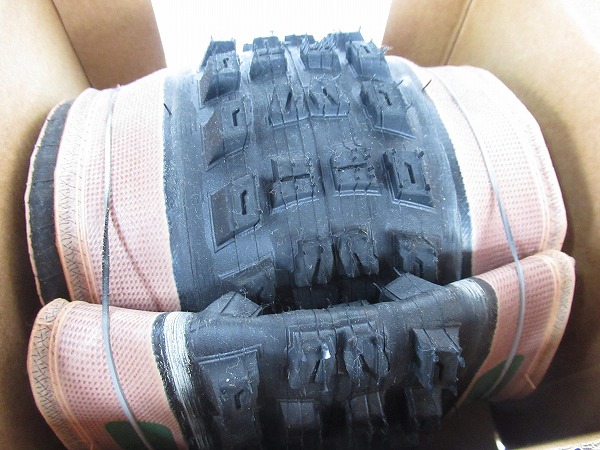 ブロックタイヤ　BUTCHER　GRIP TRAIL　2BLISS READY　29×2.3