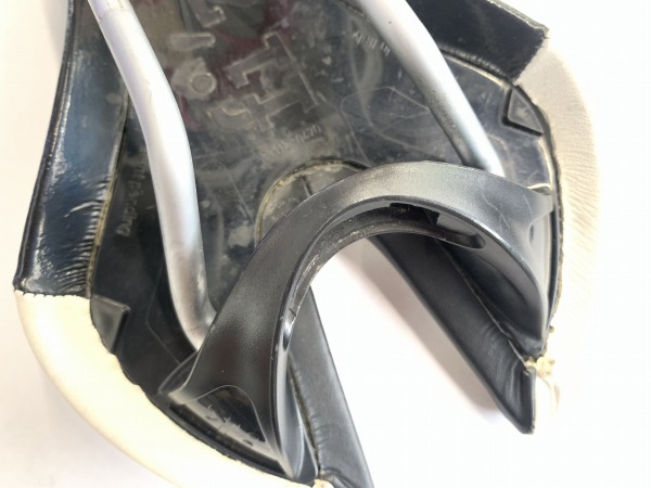 サドル ARDEA MANGANESEレール ※ICSキャップ欠品