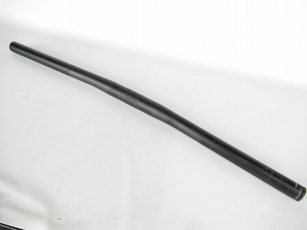 フラットバーハンドル　ブラック　25.4mm/563mm　※日焼