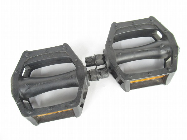 フラットペダル　VP-570　樹脂製　ブラック
