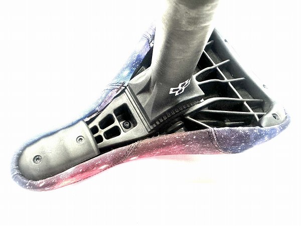BMXサドル PIVOTAL