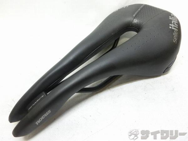 サドル NOVUS SUPERFLOW マンガネーゼレール
