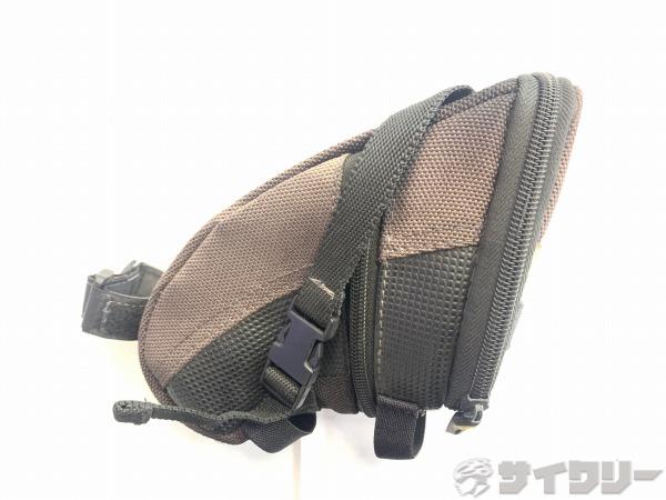 サドルバッグ エアロウェッジパック　ストラップマウント