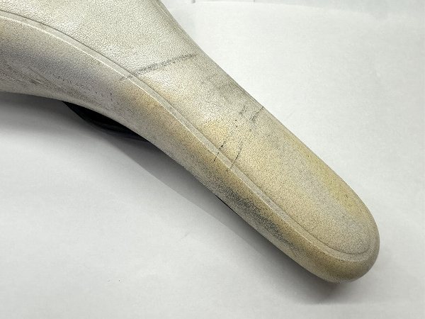 サドル スチールレール ホワイト 使用感あり