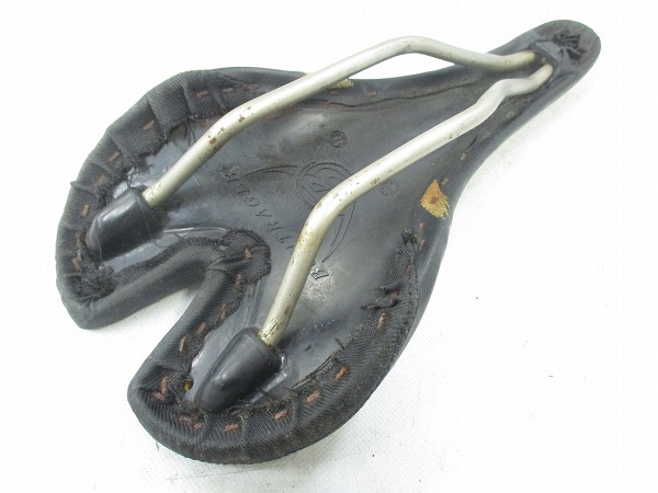 サドル RACE Hollowレール（スチール製） ブラック