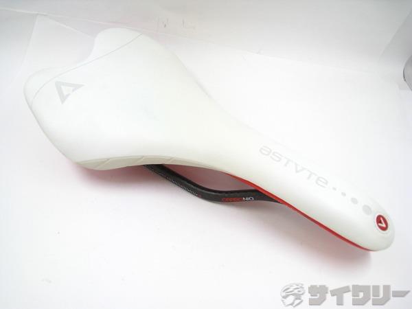 サドル SKYLITE SR カーボンレール ホワイト/レッド