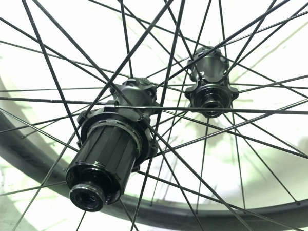 カーボンディスクホイールセット 100/142x12mm シマノ11-12s