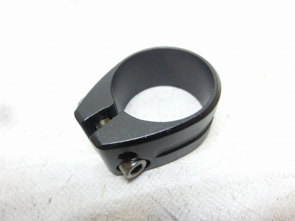 シートクランプ ブラック φ31.8mm