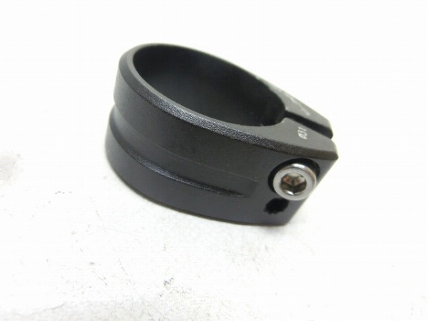 シートクランプ ブラック φ31.8mm