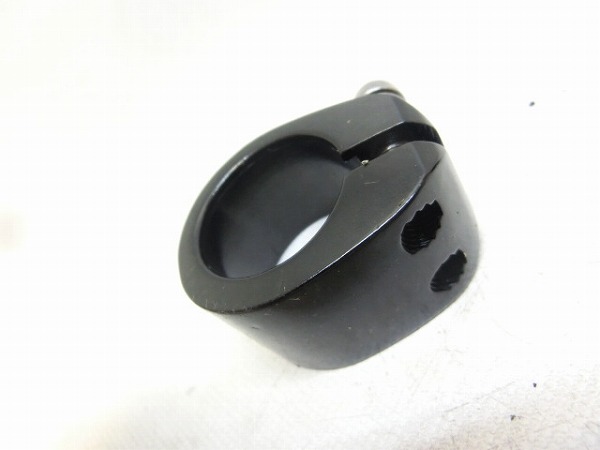 シートクランプ ブラック φ31.8mm