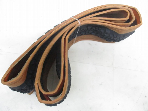 クリンチャータイヤ Rutland  （Tan） 700x38ｃ