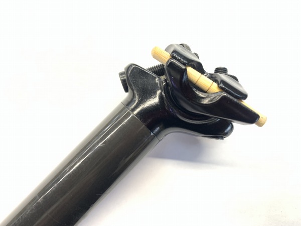 カーボンシートポスト 約250mm(実測）/27.2mm カットあり