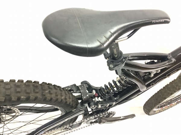 A-LINE Marzocchi Bomber 888 VF 搭載