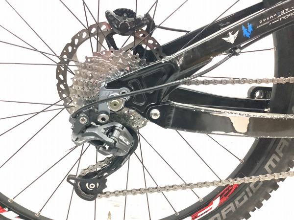 A-LINE Marzocchi Bomber 888 VF 搭載