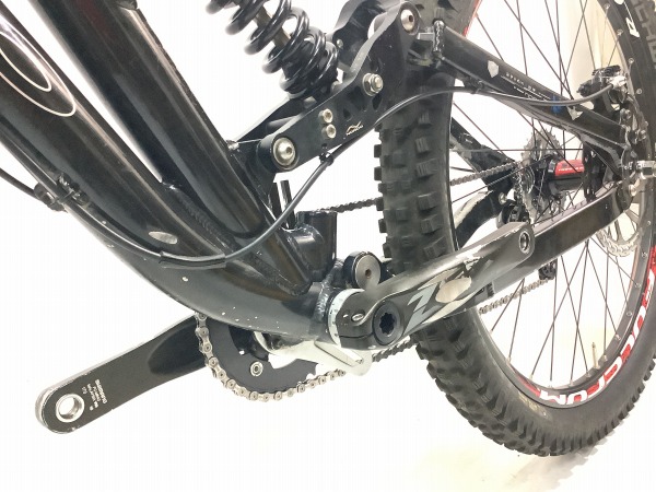 A-LINE Marzocchi Bomber 888 VF 搭載