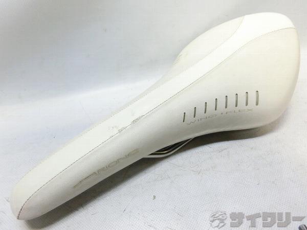 サドル ARIONE Kiumレール