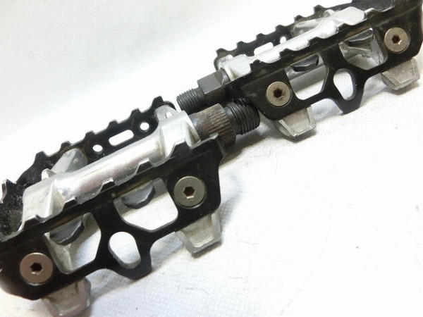 フラットペダル SUREFOOTⅣ