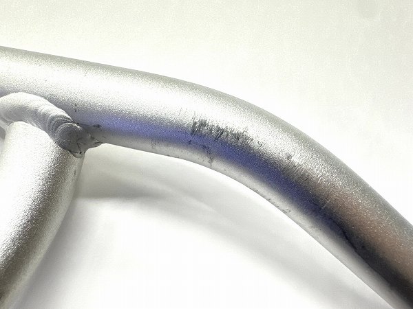 ハンドルバー 約520mm(エンドC-C実測）/25.4mm シルバー
