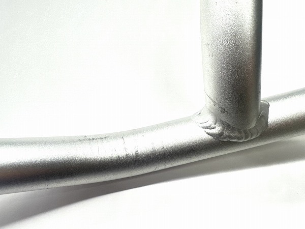 ハンドルバー 約520mm(エンドC-C実測）/25.4mm シルバー