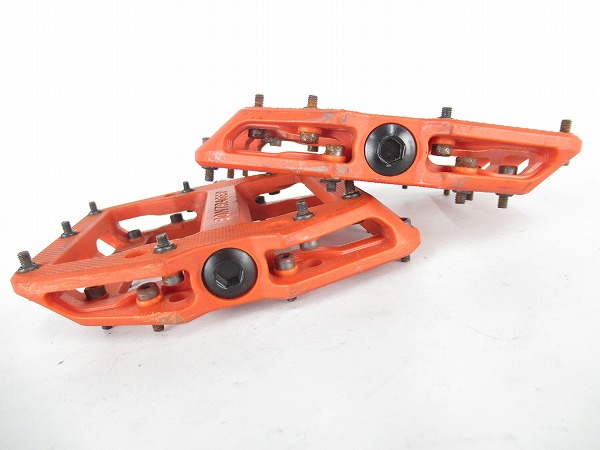 フラットペダル　LINE ELITE　FLAT PEDARL