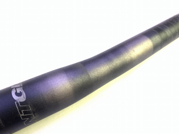 フラットバーハンドル 580/25.4mm ※日焼けあり