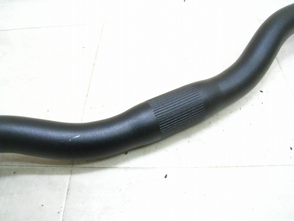 ライザーバー 600/25.4mm アルミ ブラック