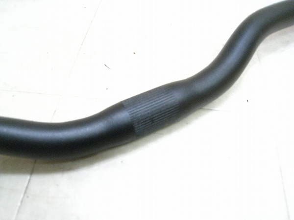 ライザーバー 600/25.4mm アルミ ブラック