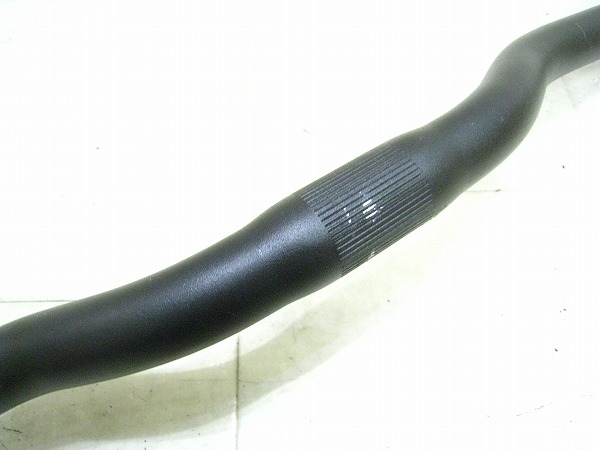 ライザーバー 600/25.4mm アルミ ブラック