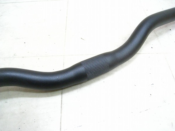 ライザーバー 600/25.4mm アルミ ブラック